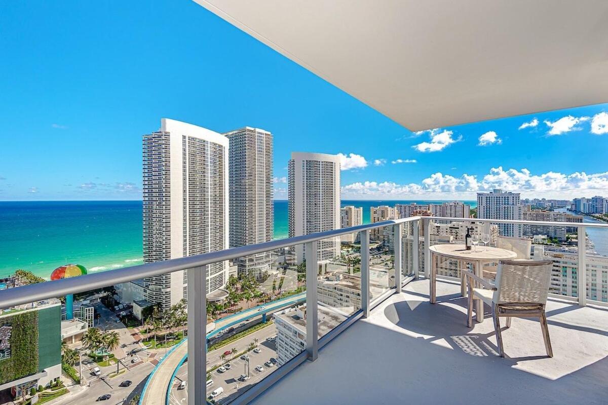 Appartamento Wrap Around Balcony - Insane Views - Amazing Pools Hollywood Esterno foto