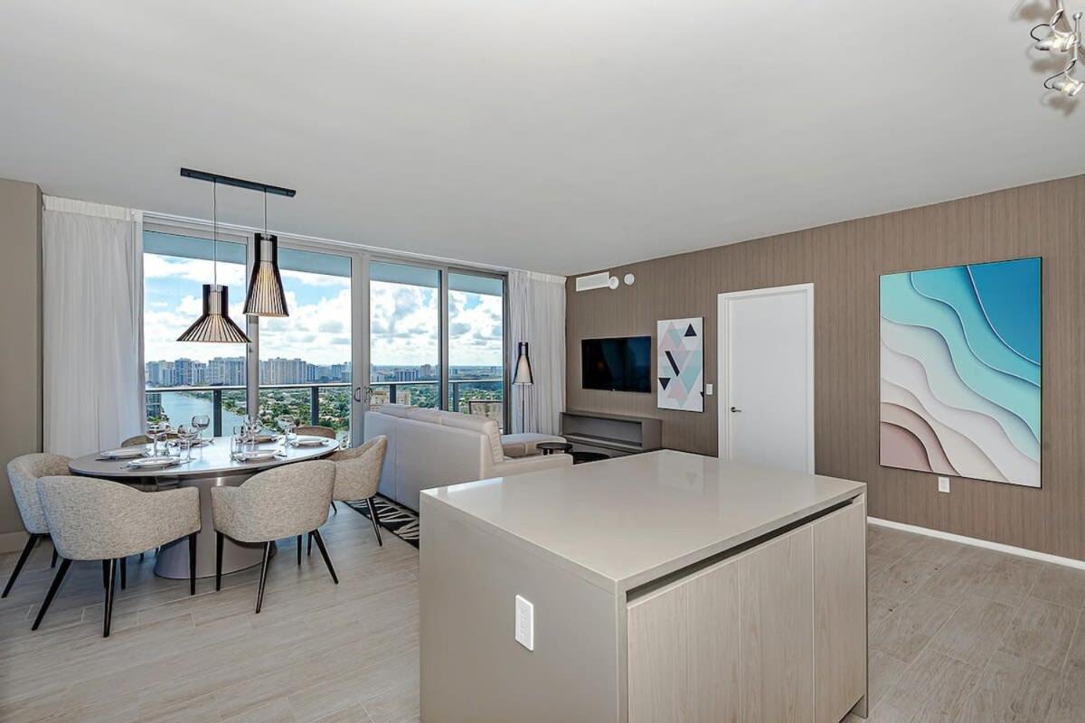 Appartamento Wrap Around Balcony - Insane Views - Amazing Pools Hollywood Esterno foto
