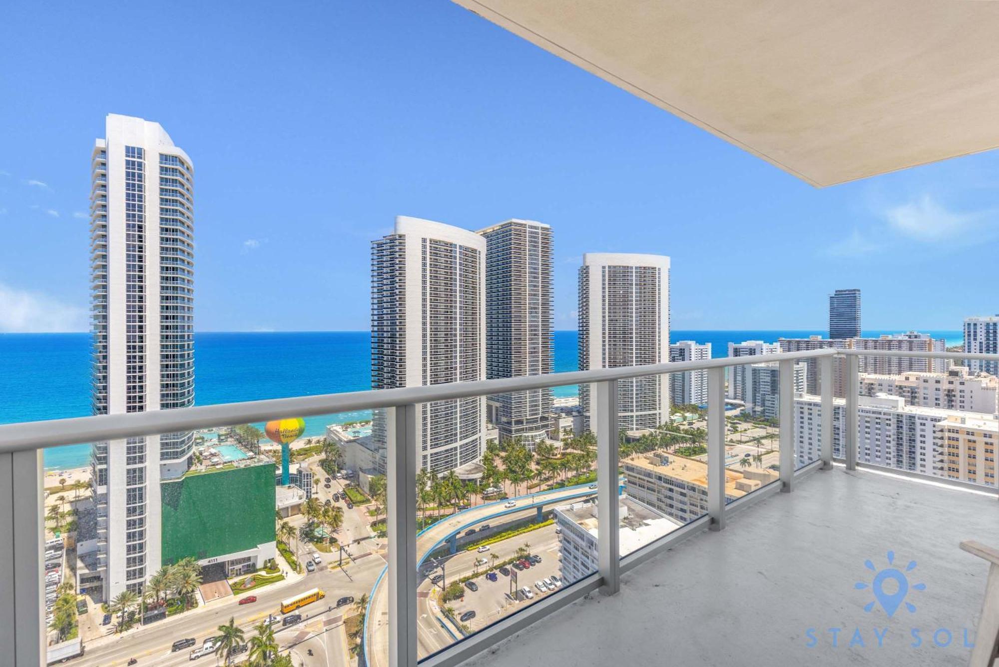 Appartamento Wrap Around Balcony - Insane Views - Amazing Pools Hollywood Esterno foto